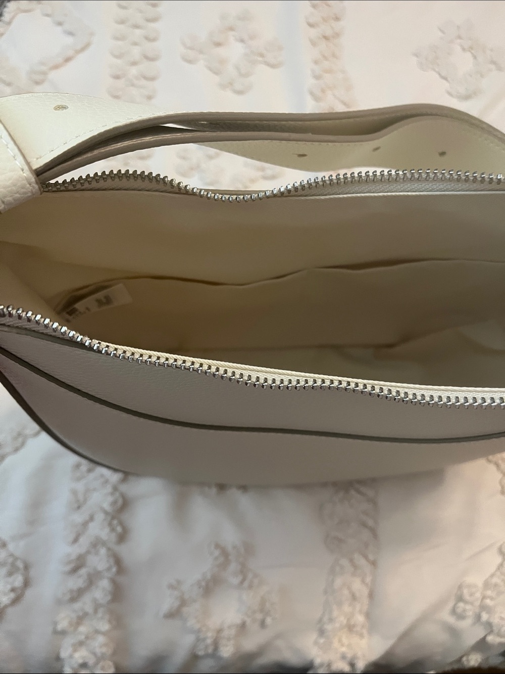 Uniqlo Cream Pebbled Shoulder Bag - Picture 6 of 6